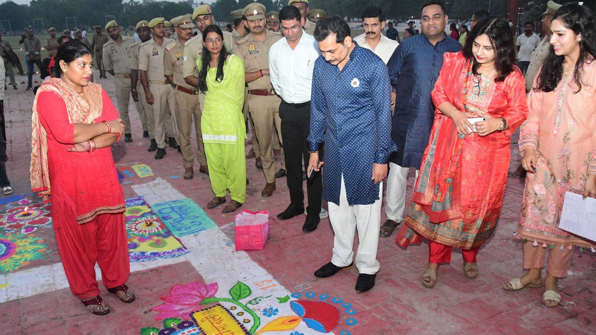Dhanteras 325 properties purchased 70% in women names largest registry worth 6.86 crores shopping spree