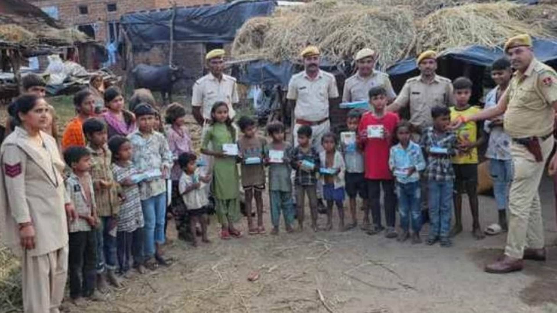 Banswara News: Sweetness Drive by Police Spreads Diwali Cheer, Gifts and Sweets Bring Smiles to Children's Fac