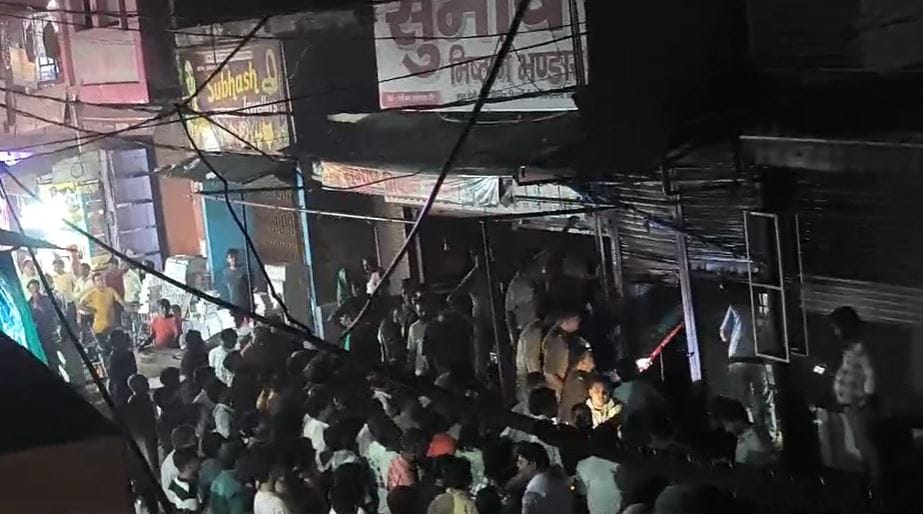 gas cylinder explodes in house on Diwali in Agra