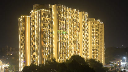 Kanpur: The city glows with the light of diyas