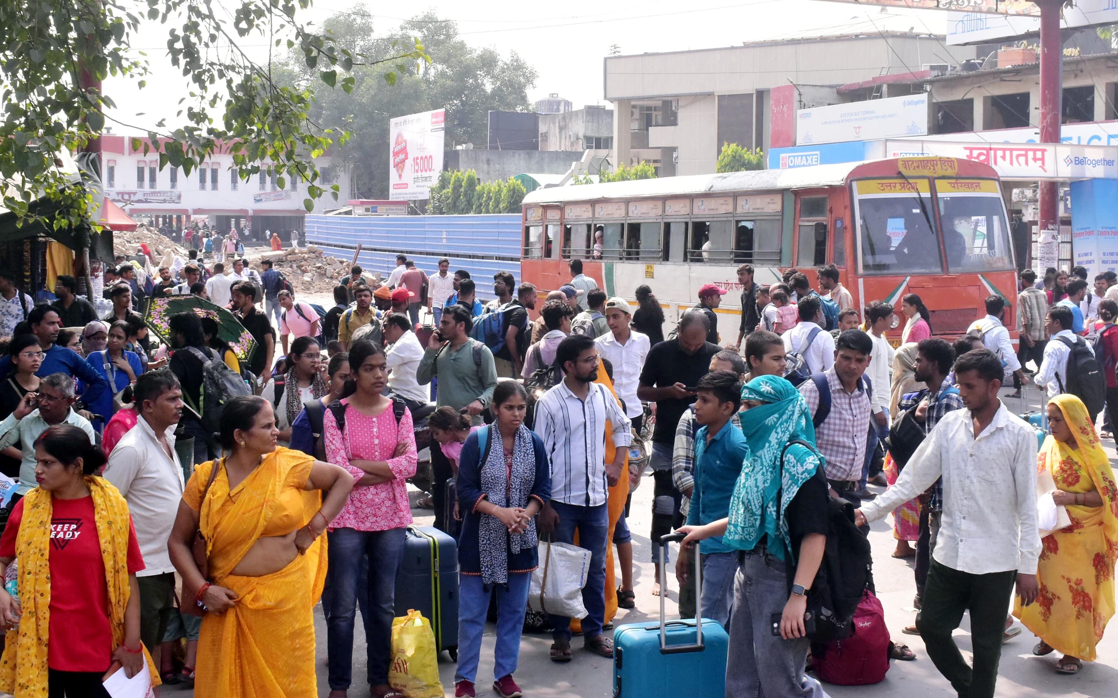 Diwali 2025: Ganesh-Lakshmi, Mahakali will be worshiped today on Diwali, Amavasya on Monday only