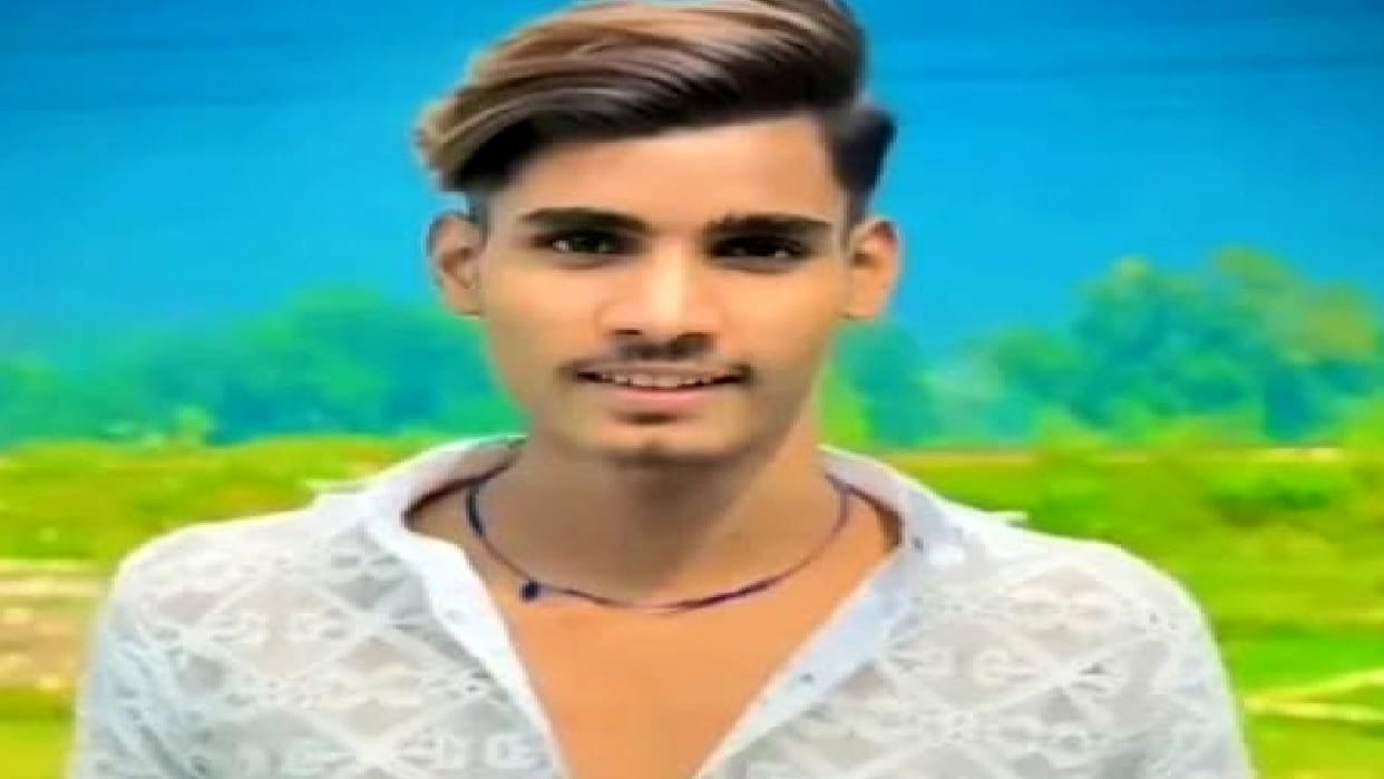 Student dies after being hit by train while making a reel in bareilly