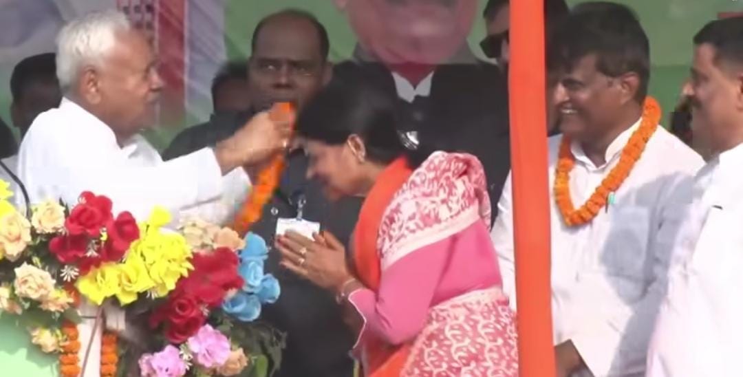 CM Nitish Kumar video viral muzaffarpur rama nishad bihar election 2025 bihar news