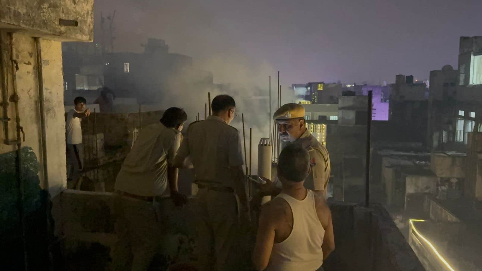 जयपुर में जगह-जगह आगजनी की घटनाएं