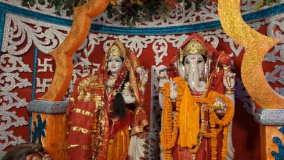 Muzaffarpur celebrates Diwali with devotion, with devotees thronging the Lakshmi temple.