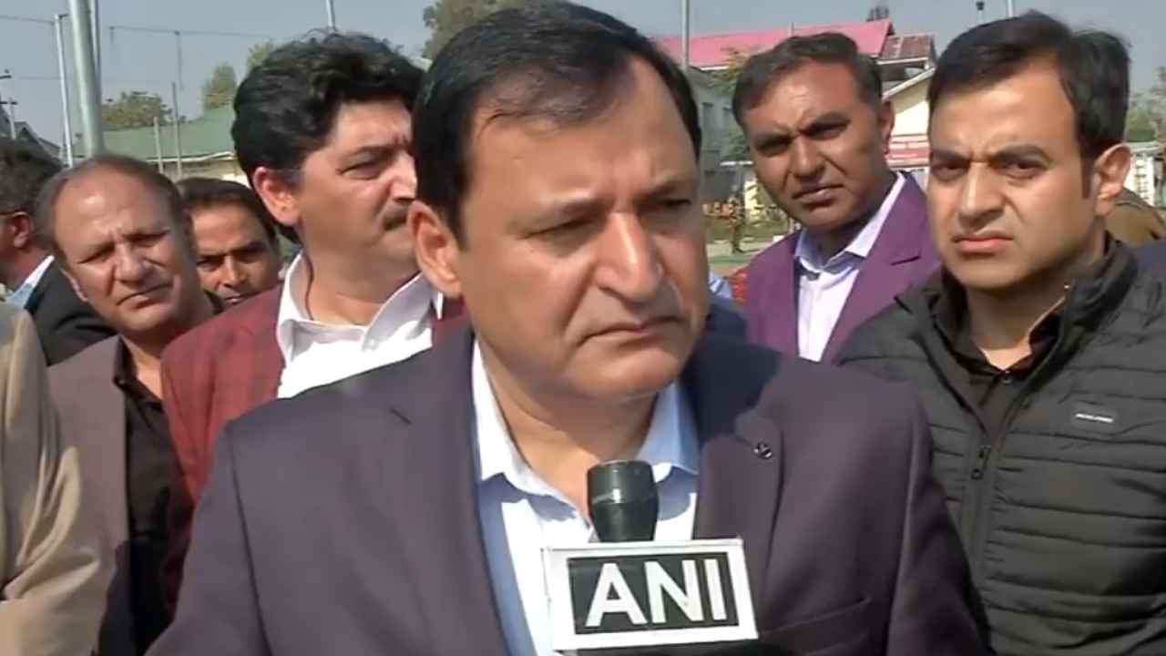 कृषि मंत्री जावेद अहमद डार