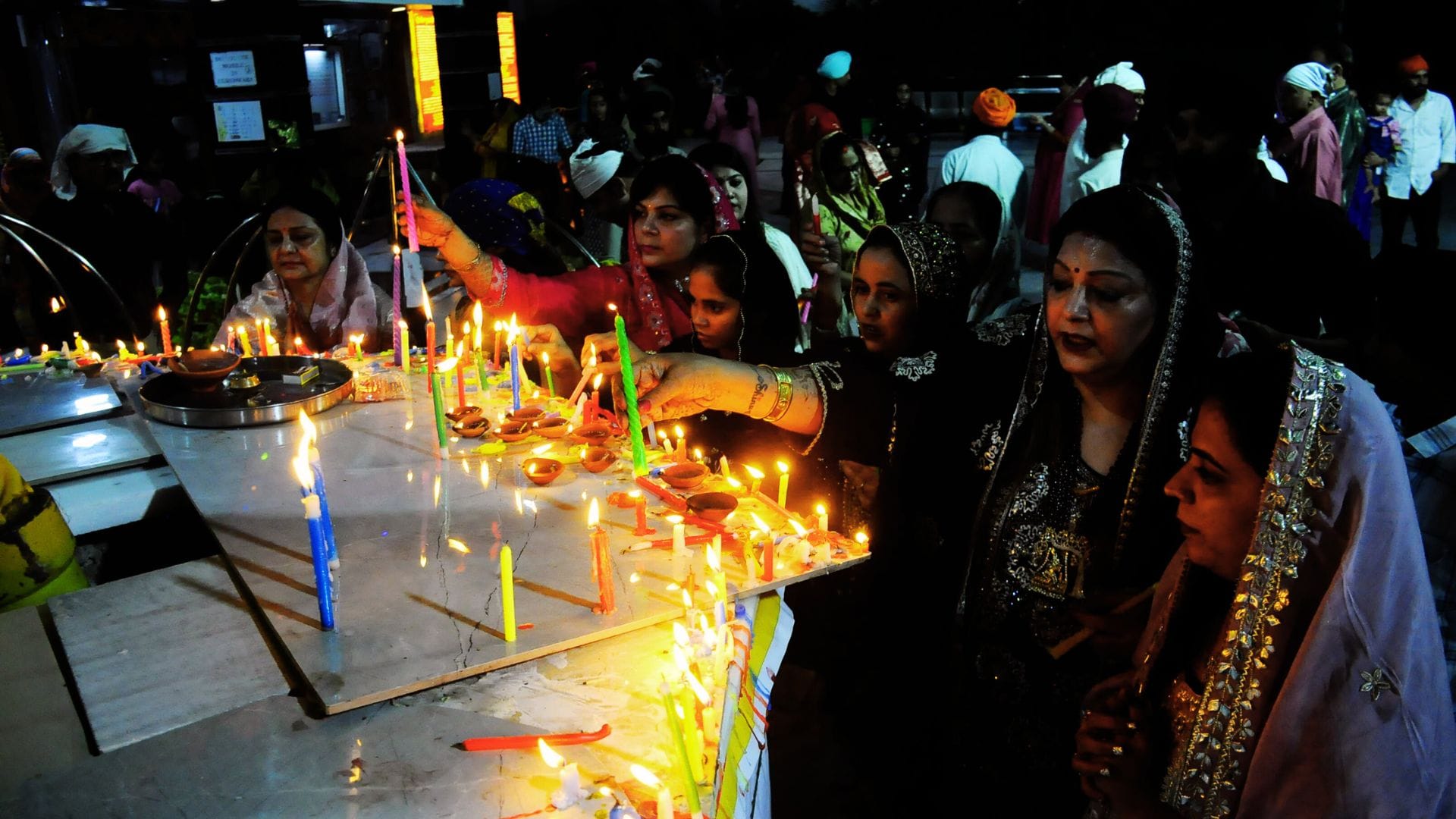 Diwali Lord Rama welcomed to city of Shiva in varanasi lamps lit in every home Goddess Lakshmi worshipped