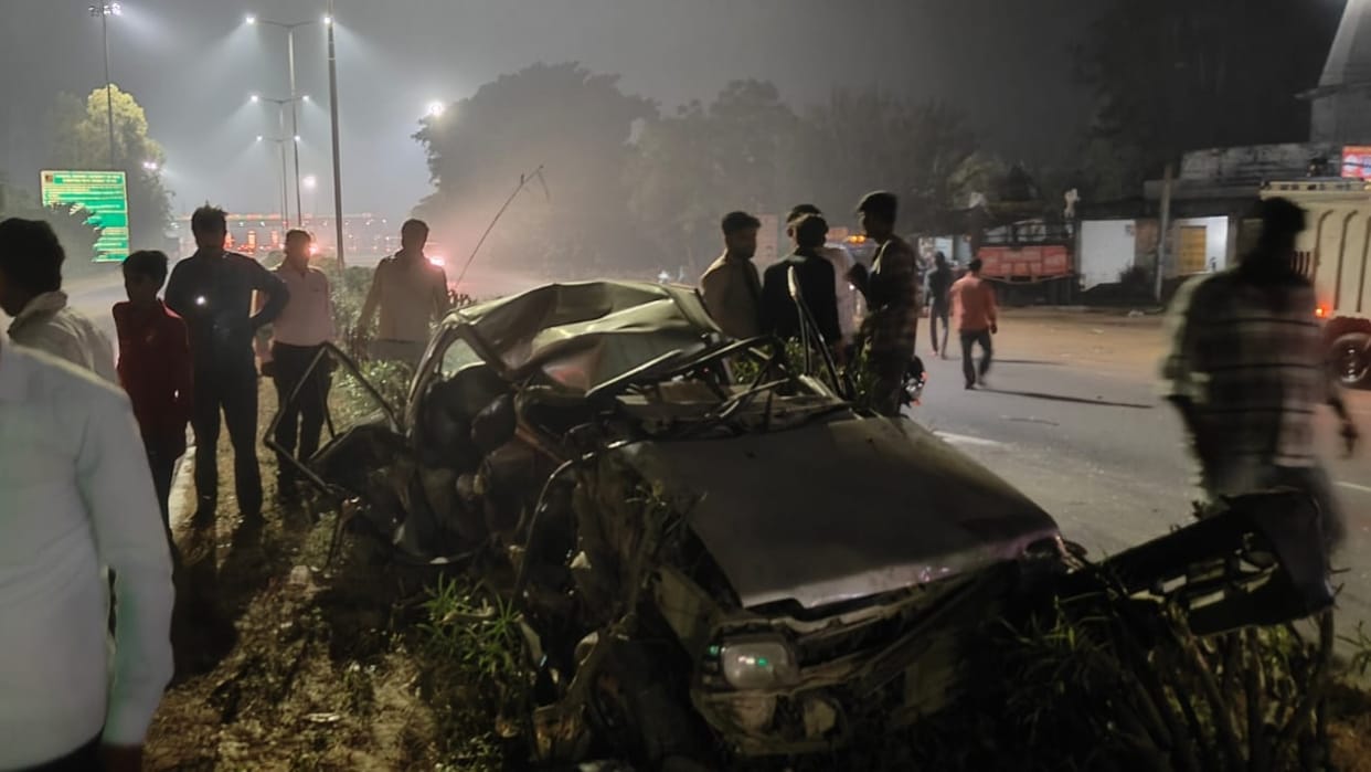 Three killed died and 19 people were injured in road accidents in Bareilly on Diwali