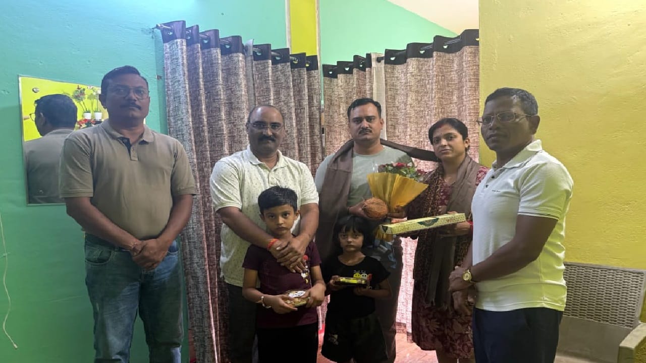 शहीदों के प्रति पुलिस ने अर्पित की श्रद्धांजलि