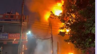 Fire breaks out in showroom in Gurugram