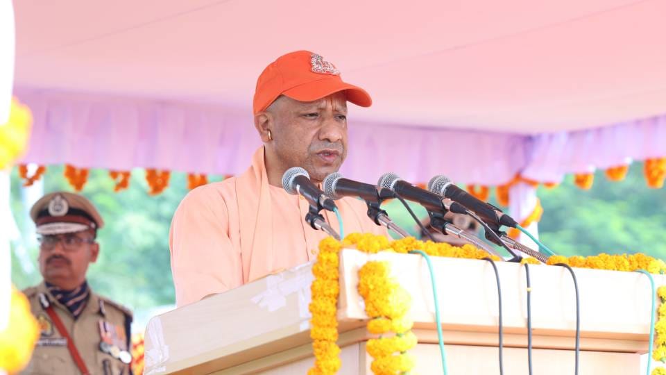 CM Yogi said service and dedication of police ideal example for society On UP Police Memorial Day