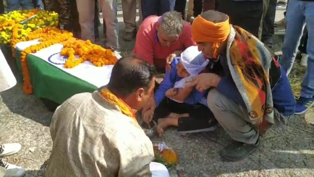 Himachal Soldier Sushil Kumar of Paniyala village in Hamirpur cremated with military honours