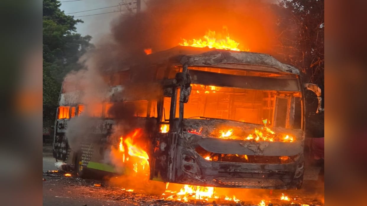 double-decker bus caught fire in Lakhimpur Kheri