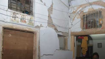 Kanpur: Gas cylinder explodes in old house, causing cracks; family narrowly escapes