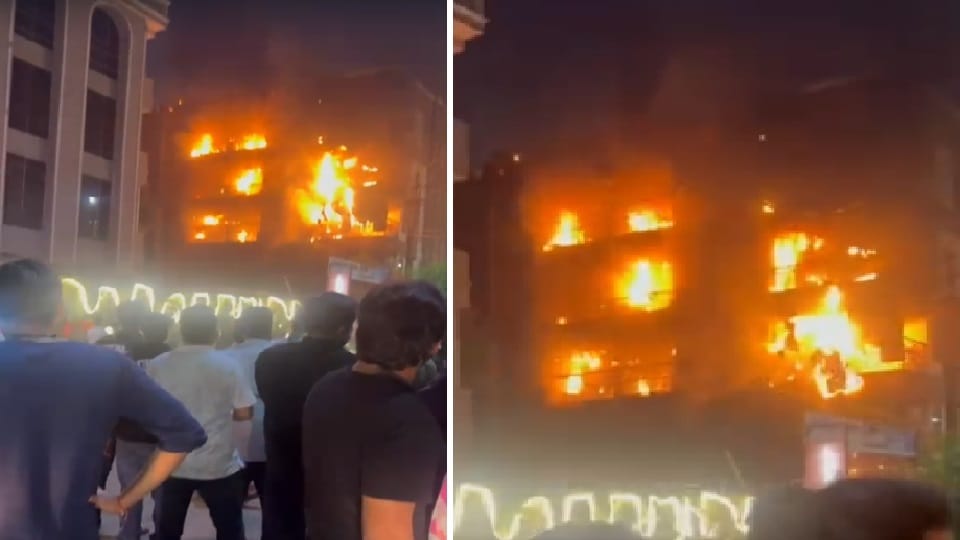 Fire broke out in Four flats of Divya Apartments in Indirapuram Ghaziabad