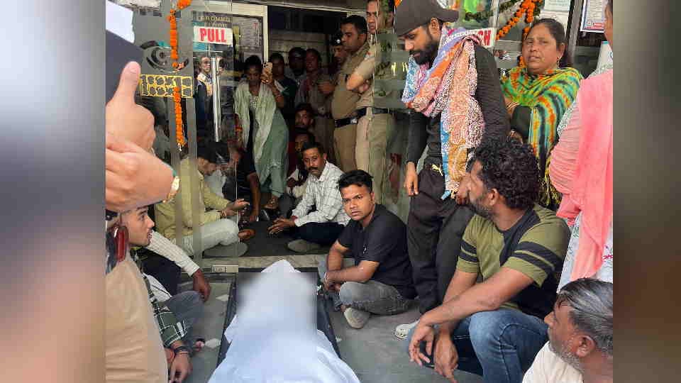 Dehradun News bandage was left in a woman abdomen during a operation she died of infection nine months later
