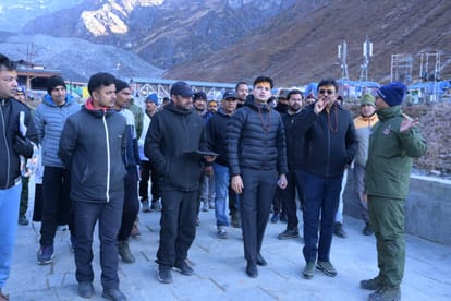 Uttarakhand Chief Secretary visited Kedarnath Dham and took stock of reconstruction works and facilities
