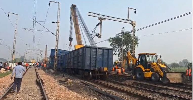 Mathura rail accident train Derail on Delhi-Agra RouteTrain Traffic Disrupted