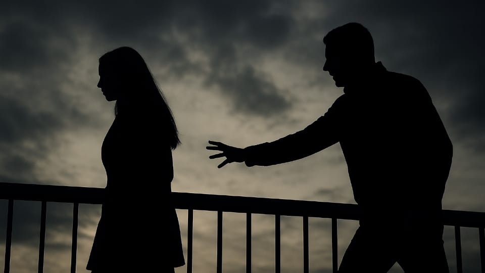 young woman was thrown from a flyover and killed in Moradabad