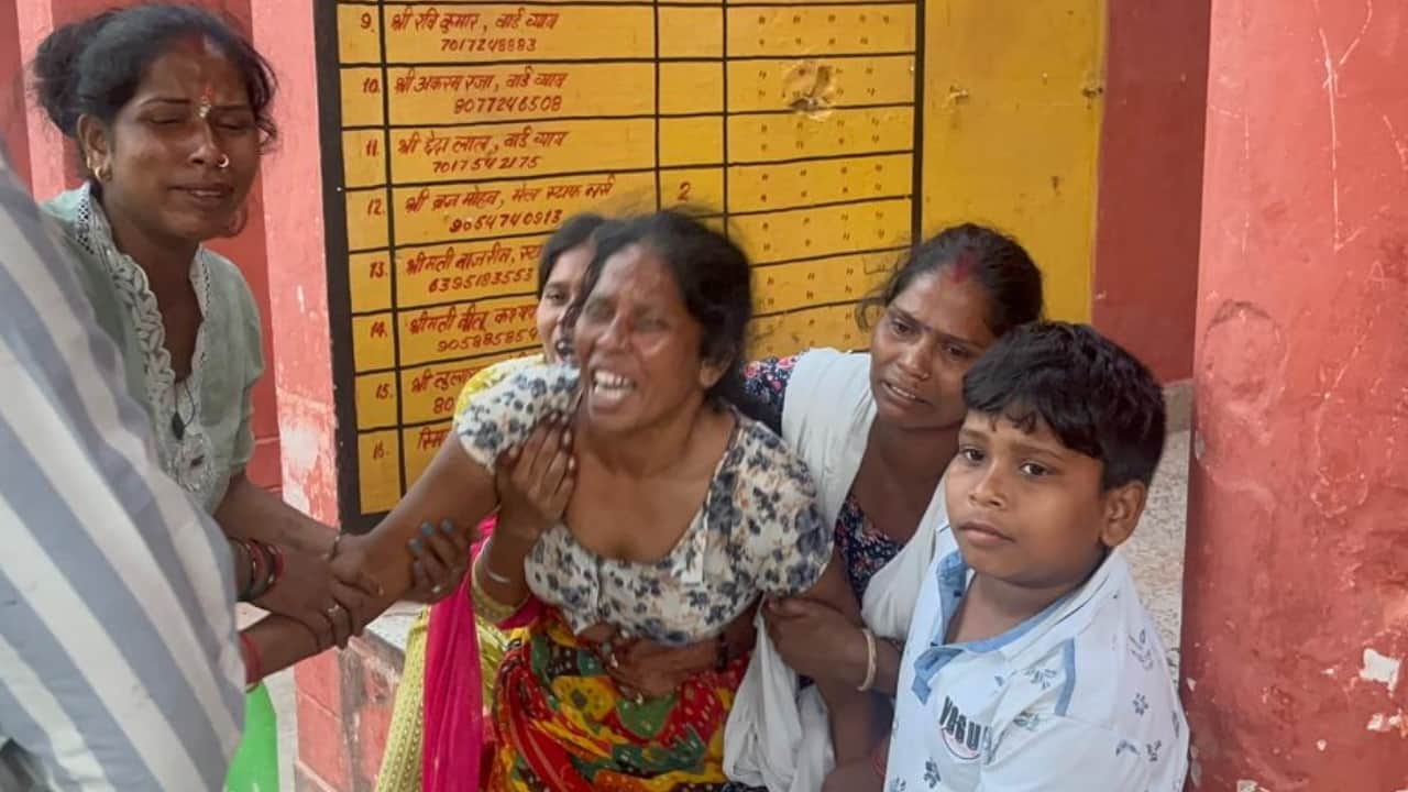 Pilibhit bus accident mother jamuna fainted after her daughter dies in accident on diwali
