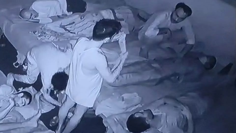 Murder in de-addiction center: hands, legs and mouth tied, 12 people were in the room, captured on camera