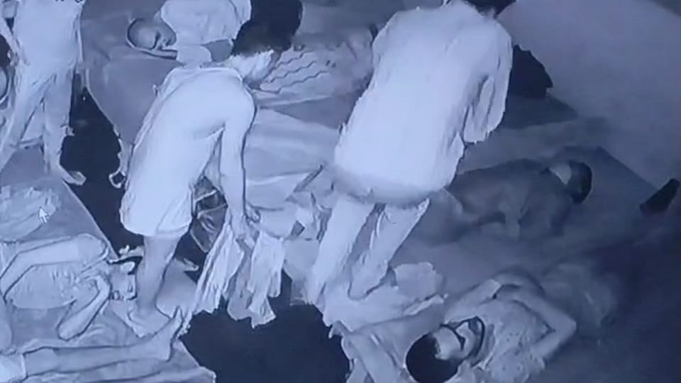 Murder in de-addiction center: hands, legs and mouth tied, 12 people were in the room, captured on camera