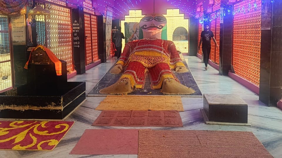 125-year-old reclining statue of Govardhan Ji in Hathras