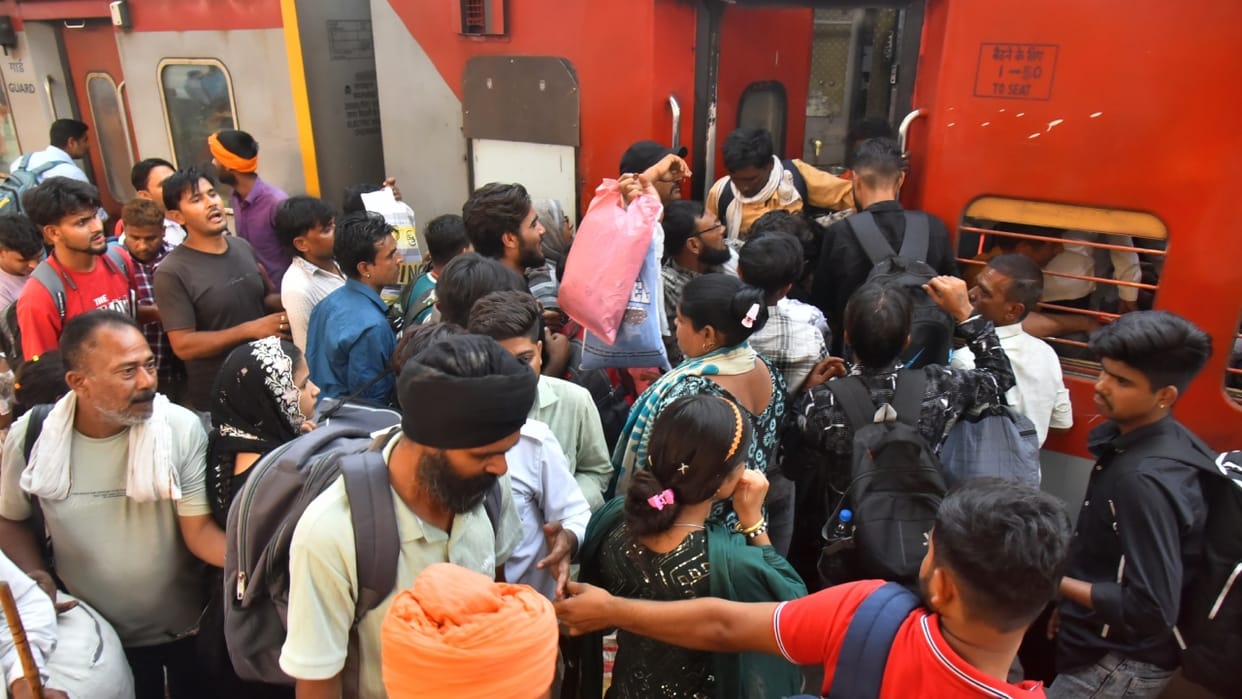 Trains passing through Bareilly are full