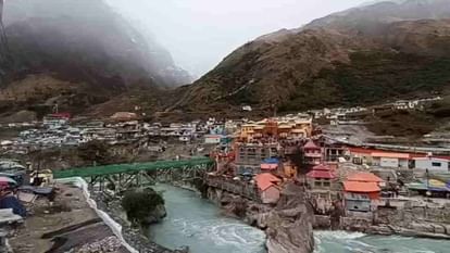 Uttarakhand weather Update Rainfall and hailstorm in Yamunotri snowfall on peaks of Badrinath Dham