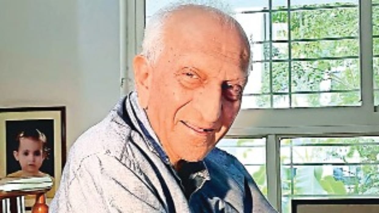 isro space scientist dr eknath vasant chitnis passed away in pune at 100