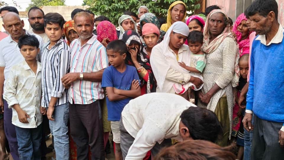 UP: Tragic accident at kiln in Baghpat, six people buried due to collapse of brick wall, 2 Died