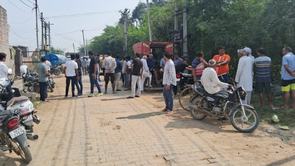 Firing in Pipli village three people were injured sonipat