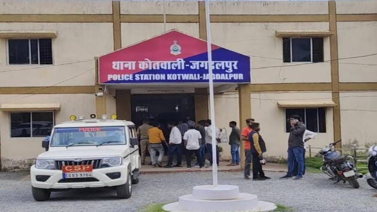 Bastar police crackdown on Diwali: 155 gamblers arrested, cash worth over two lakh rupees seized