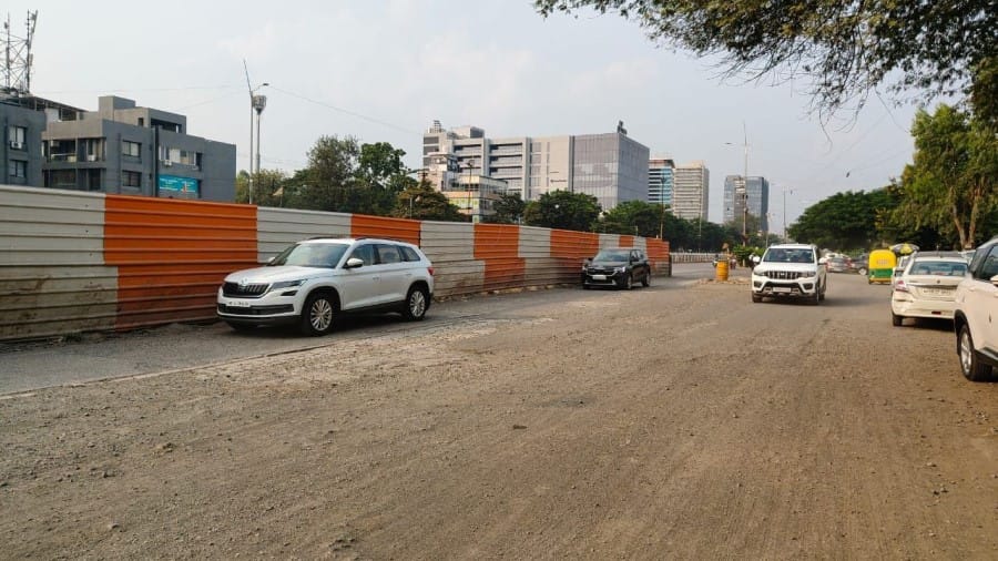 indore news poor road conditions spark protests as diwali deadline missed by mayor