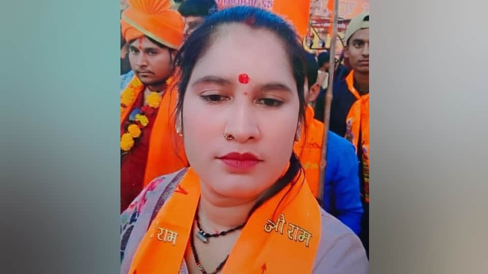 Nishad Party district president wife found hanging husband and wife were involved in ongoing dispute in jhansi