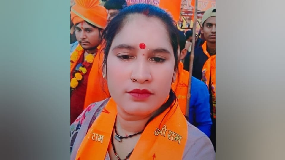 Nishad Party district president wife found hanging husband and wife were involved in ongoing dispute in jhansi