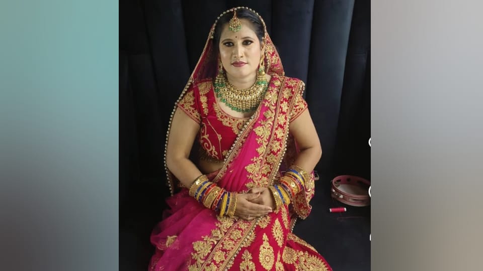 Nishad Party district president wife found hanging husband and wife were involved in ongoing dispute in jhansi