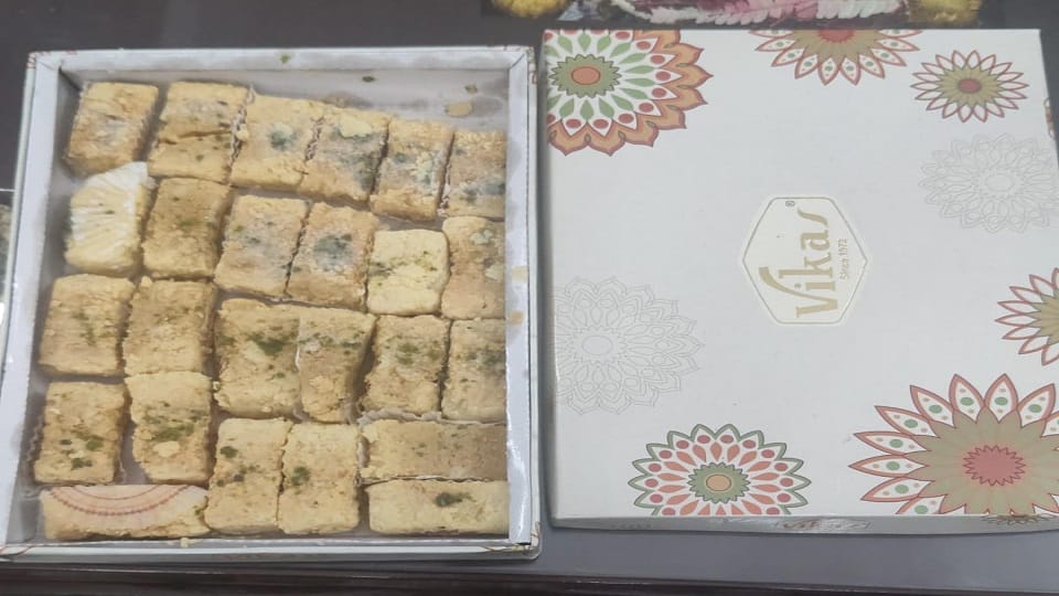 Fungus found in sweets of Vikas Sweets, Aligarh