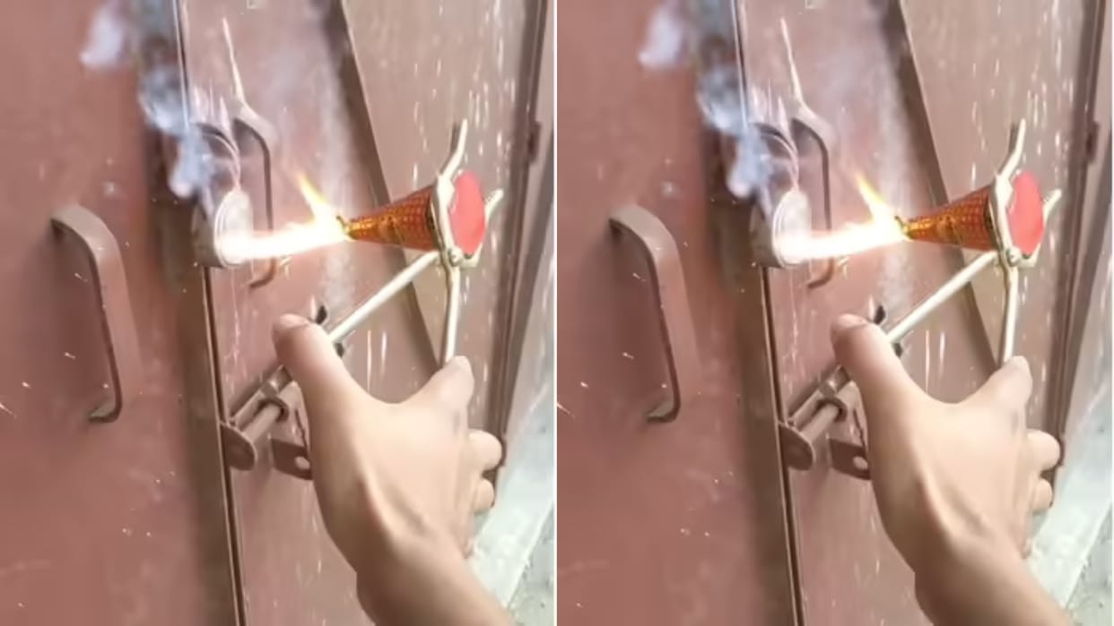 No hammer or cutter needed man breaks lock by burning pomegranate people are astonished Video Viral
