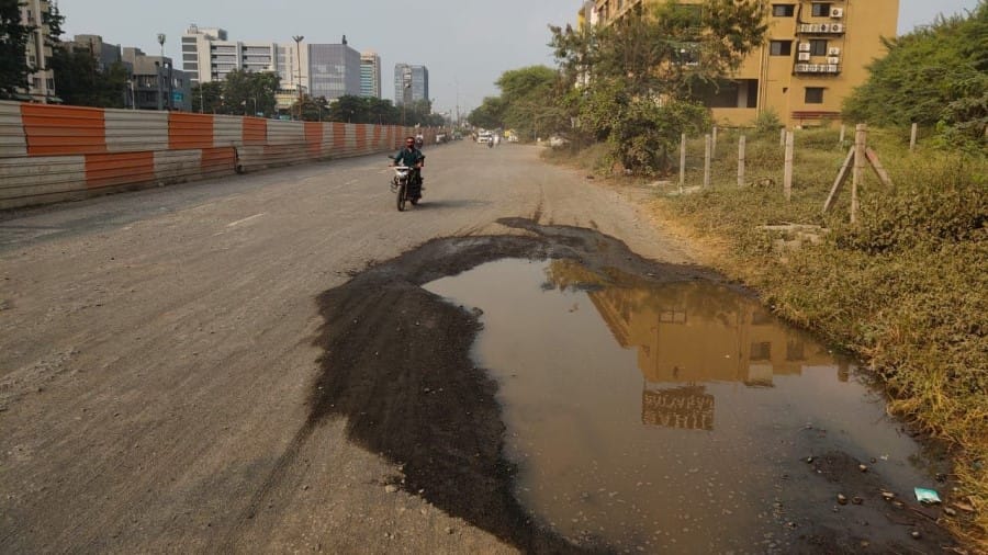 indore news poor road conditions spark protests as diwali deadline missed by mayor