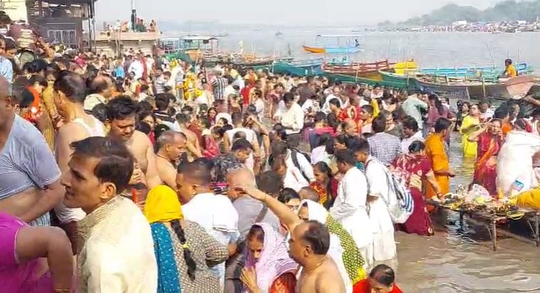 Brothers and sisters will bathe in the Yamuna to break the noose of Yama.