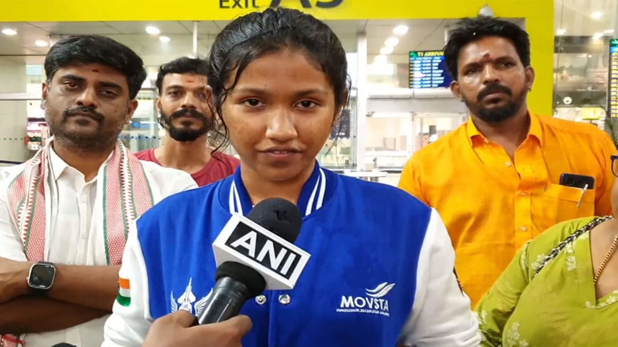 Chennai’s Dhaanvi Karthikeyan Becomes First Tamil Nadu Girl to Visit Russia’s Space Centre