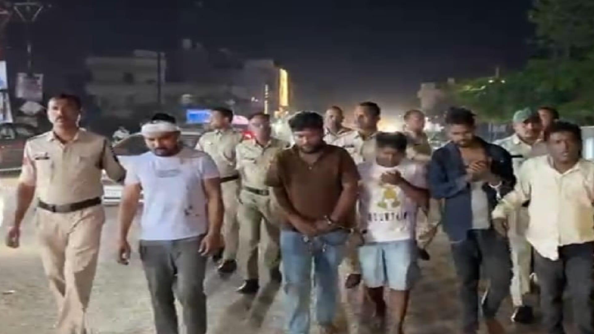 पुलिस के गिरफ्त में आरोपी