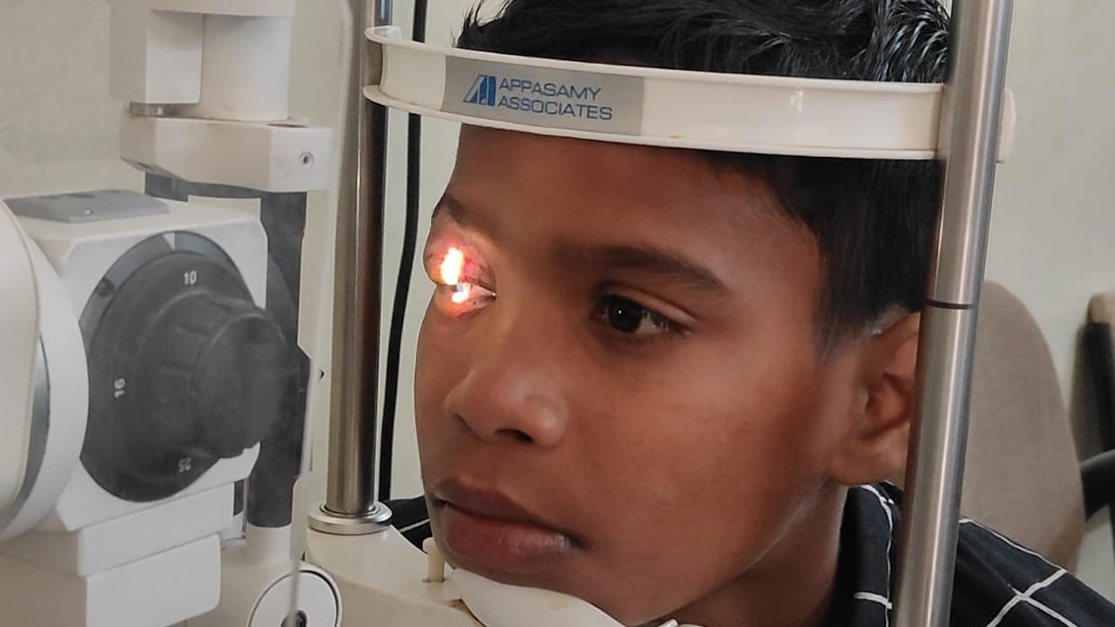 Indore News: It is not possible to restore the sight of three children who were victims of carbide gun in Indo