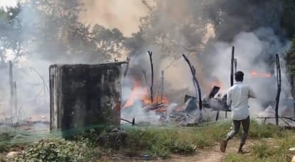 Kanpur massive fire broke out in village five six houses reduced to ashes panic due to cylinder explosion