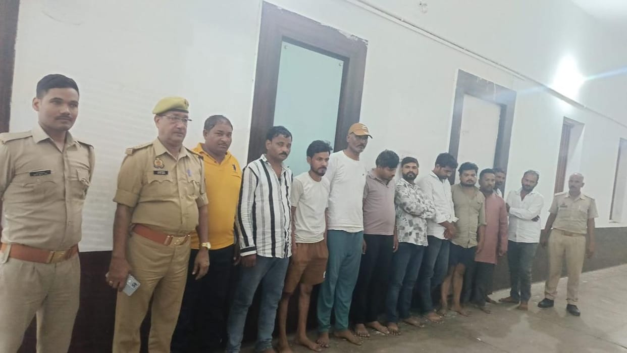 Jhansi: Police conducted raids at two places, arrested 19 gamblers.