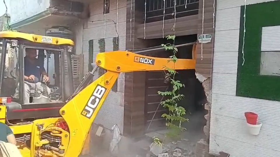 illegal property of drug smuggler brothers demolished Moga police and Municipal Corporation