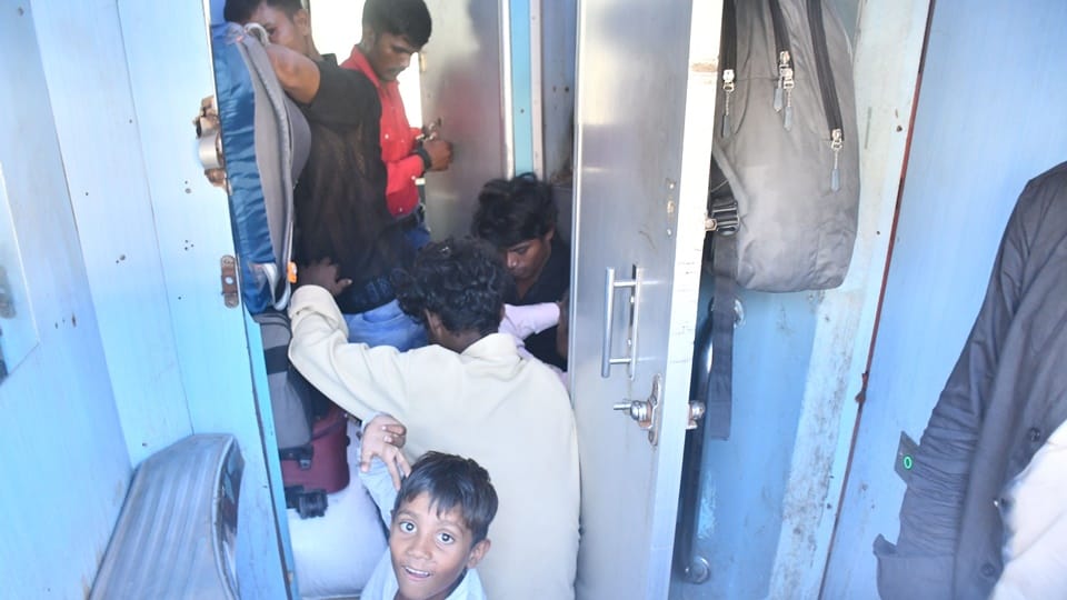 UP: Crowds overwhelm claims of special trains for Chhath; people travel in toilets... Pictures
