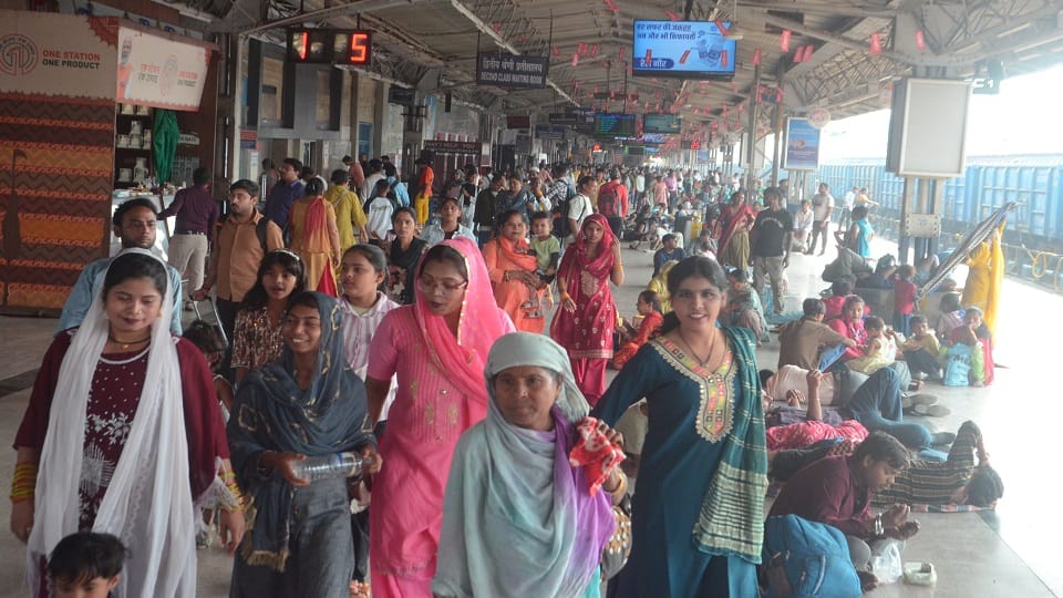 Rail passengers going to celebrate Chhath faced problems