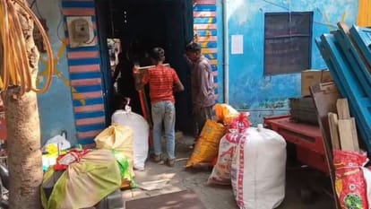 municipal corporation gave 40 families seven days to vacate their houses in Bareilly